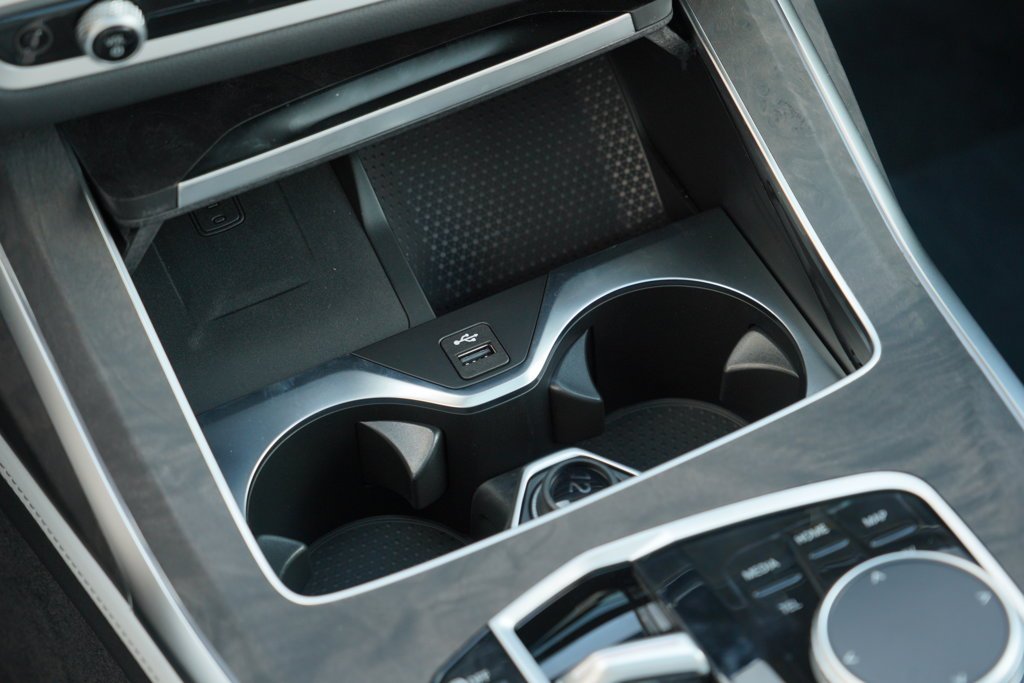 New 2027 Black Sapphire Metallic BMW xDrive40i image 30