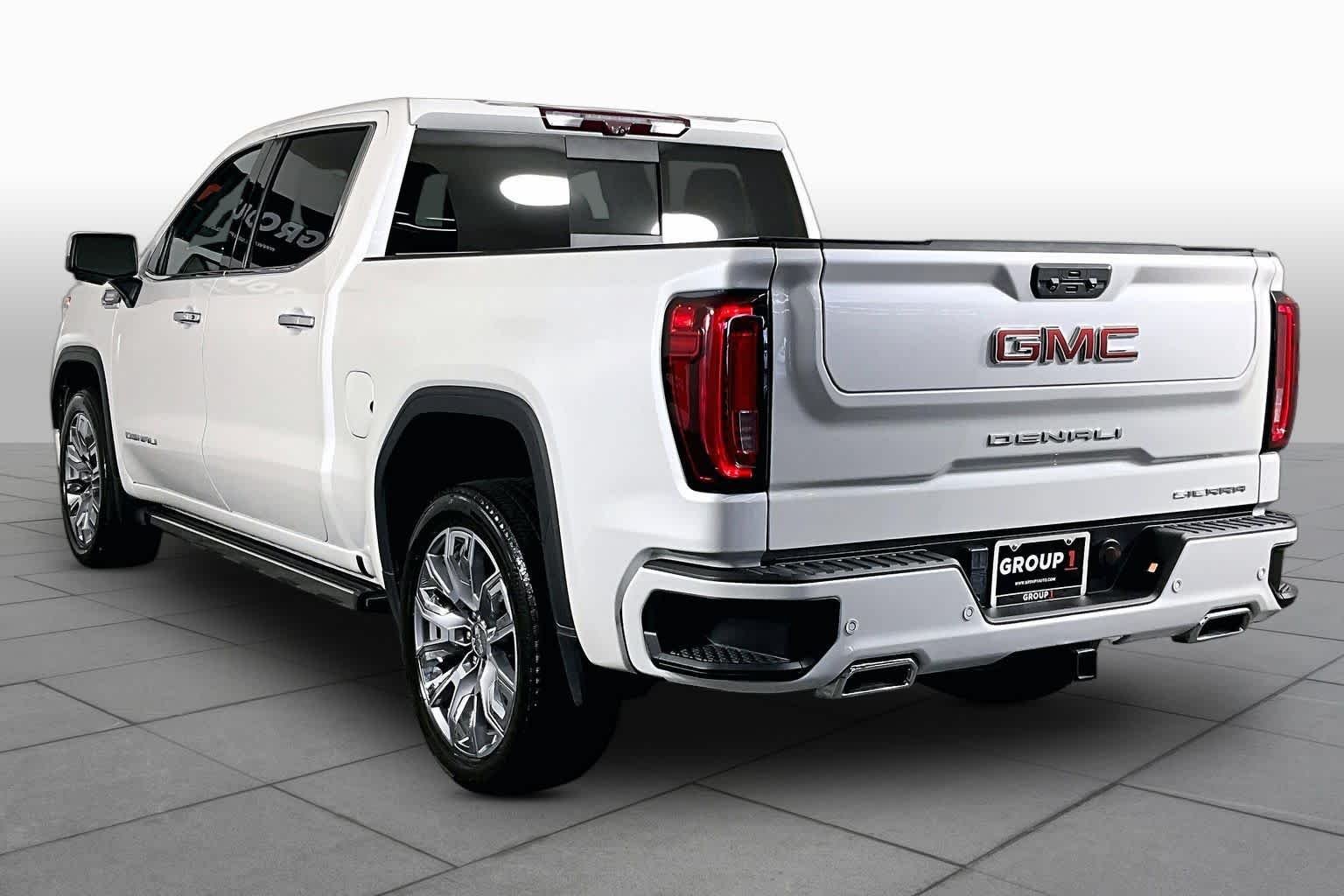 Used 2023 White Frost Tricoat GMC Denali image 12