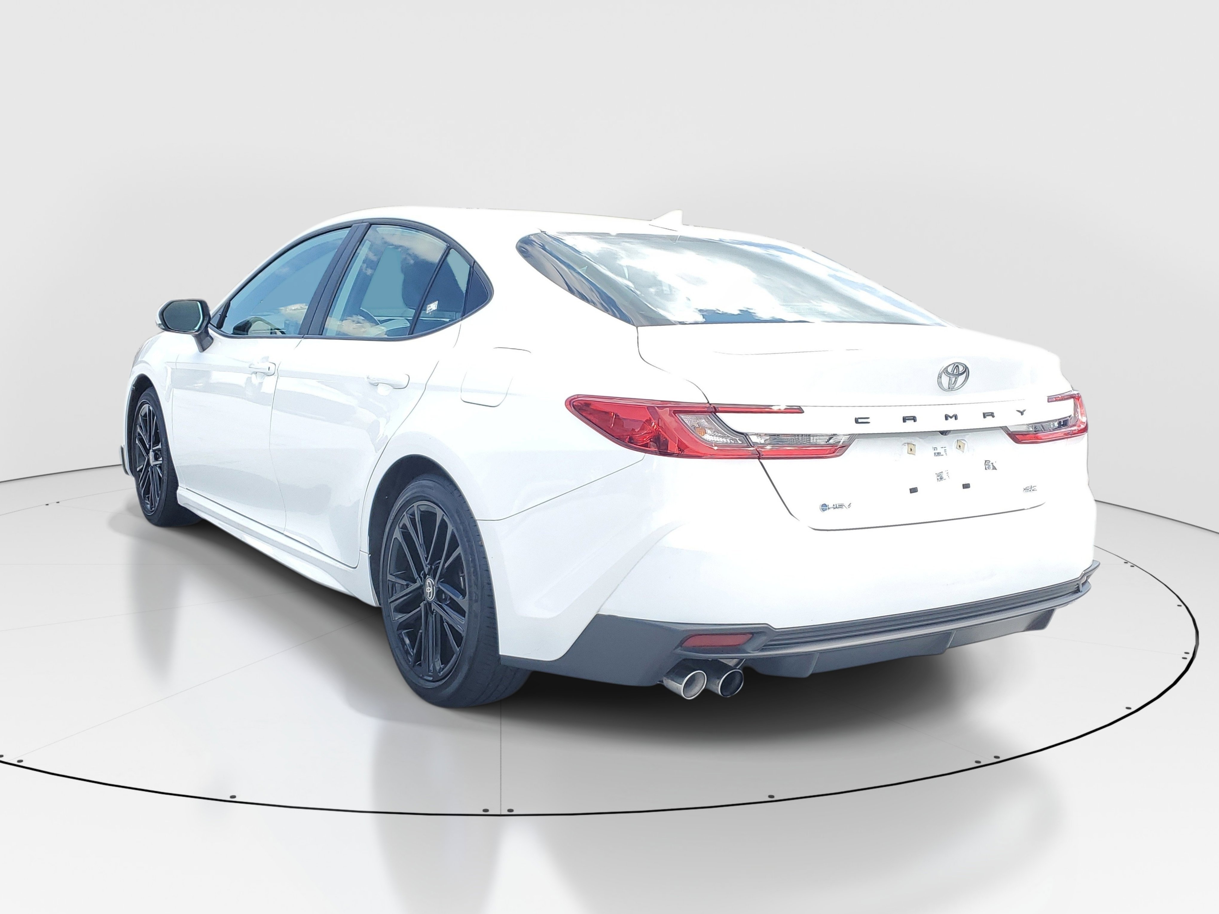 Certified Used 2025 Ice Toyota SE image 4