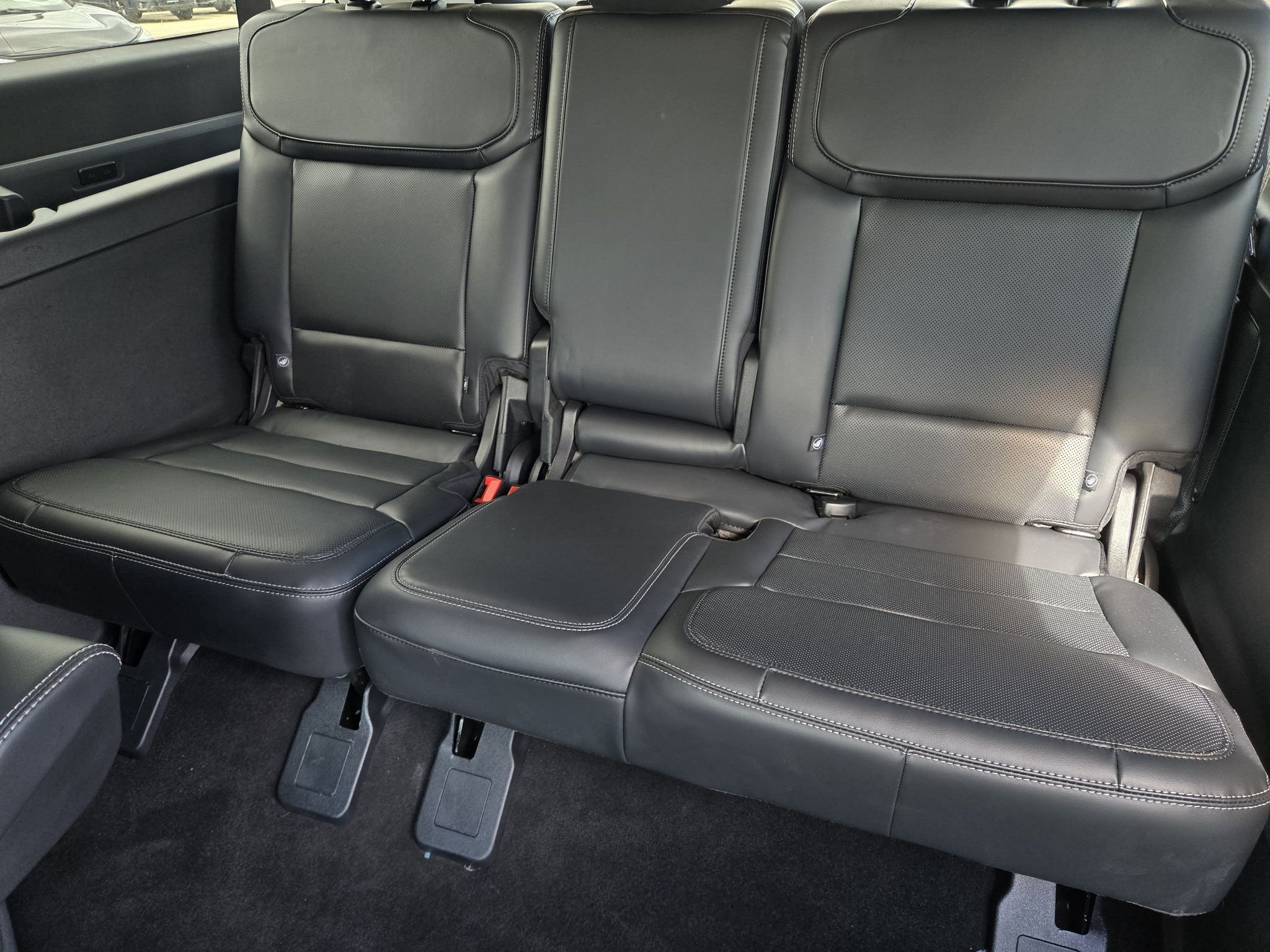 Used 2026  Ford Platinum image 32