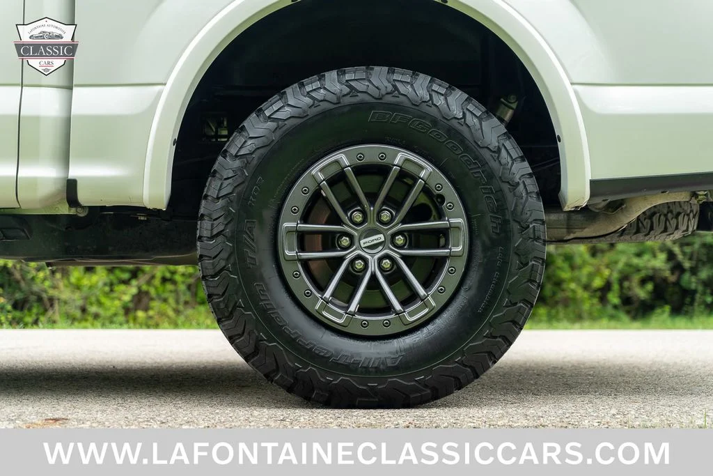 Used 2019 White Ford Limited image 23