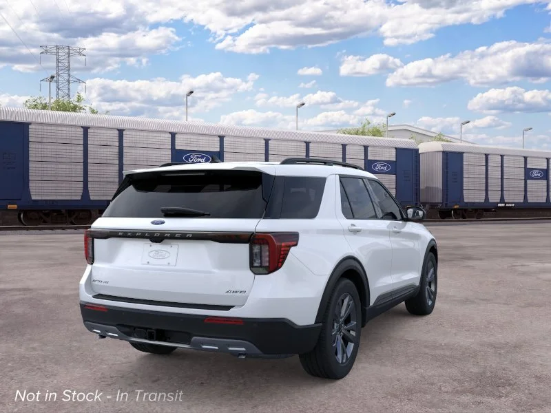 New 2026 Star White Metallic Tri-Coat Ford Active image 8