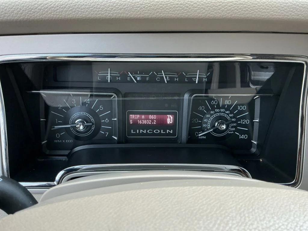 Used 2007 Gray Lincoln Base image 14