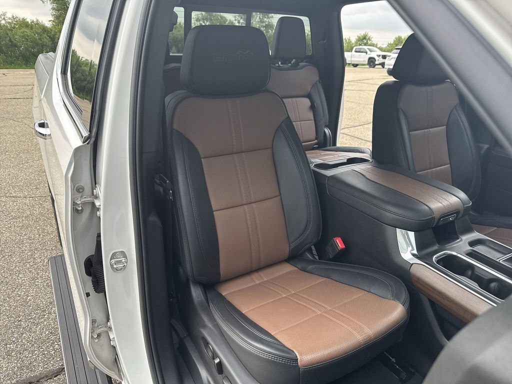 Certified Used 2023 Iridescent Pearl Tricoat Chevrolet High Country image 25