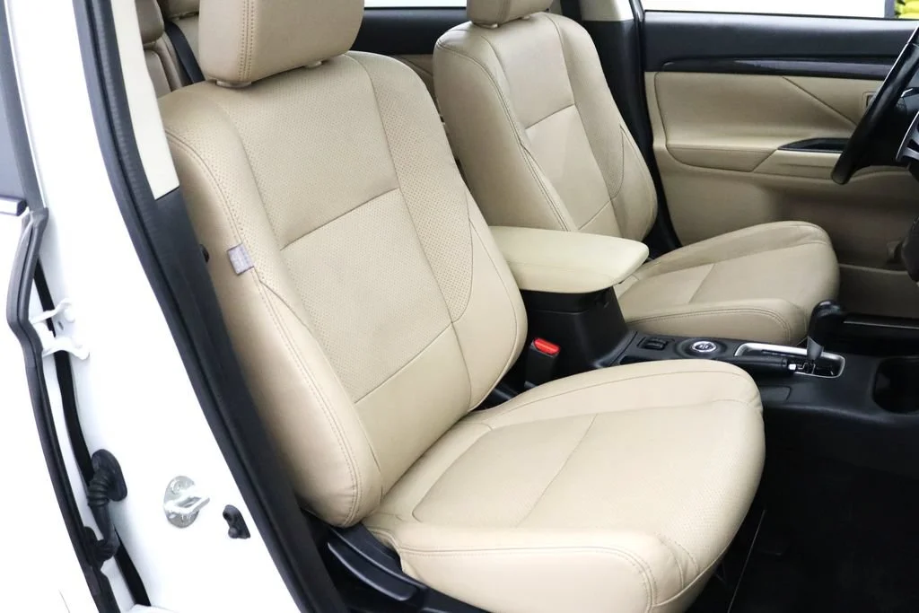 Used 2016 White Mitsubishi GT image 16