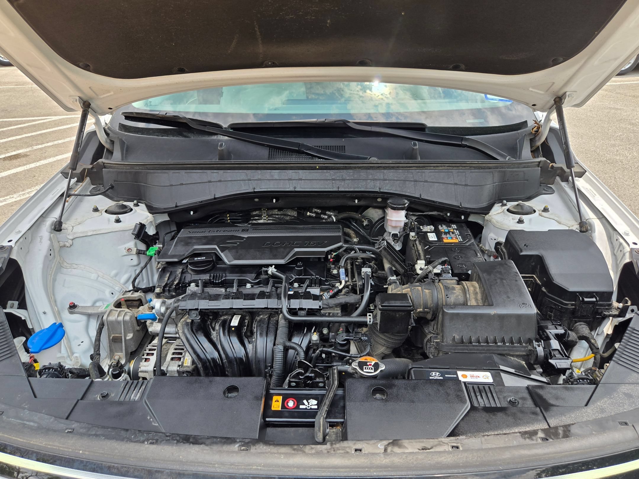 Used 2025 Atlas White Hyundai SEL image 32