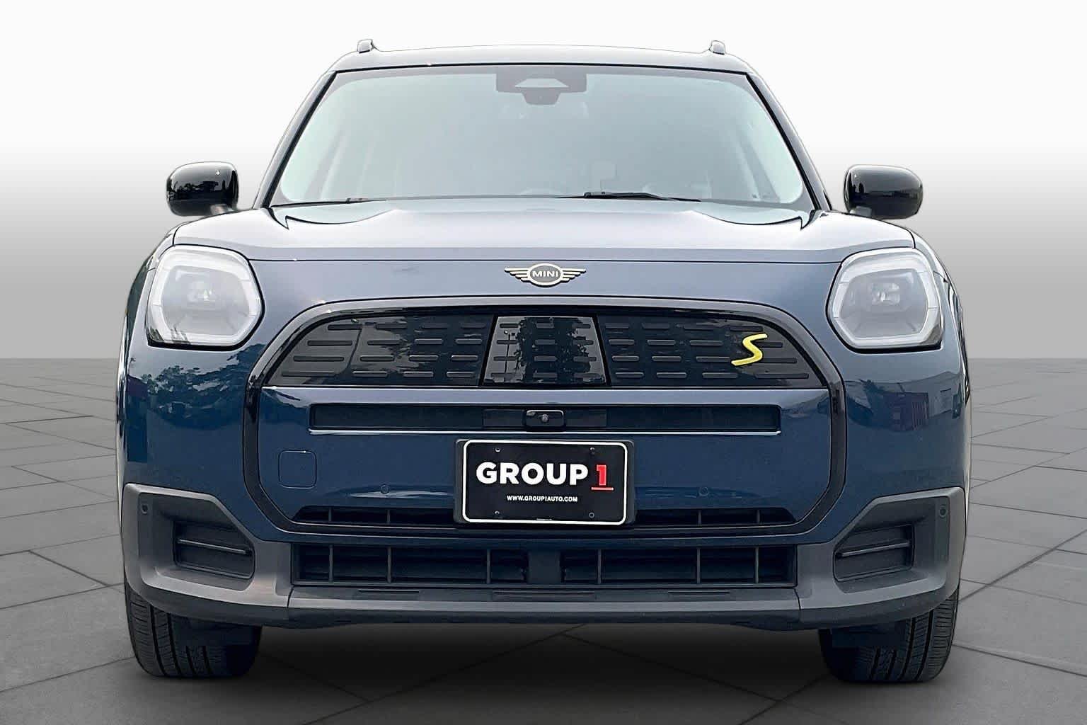 Used 2025 Indigo Sunset Blue Metallic MINI SE image 3