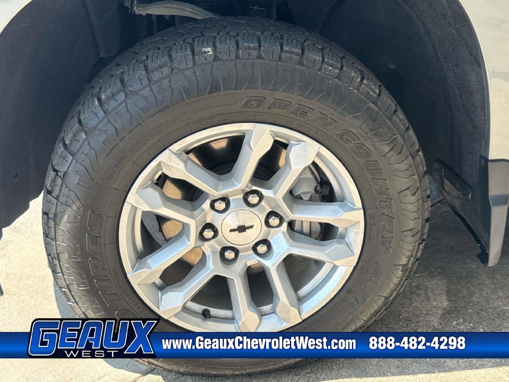 Used 2023 Gray Chevrolet LT image 9