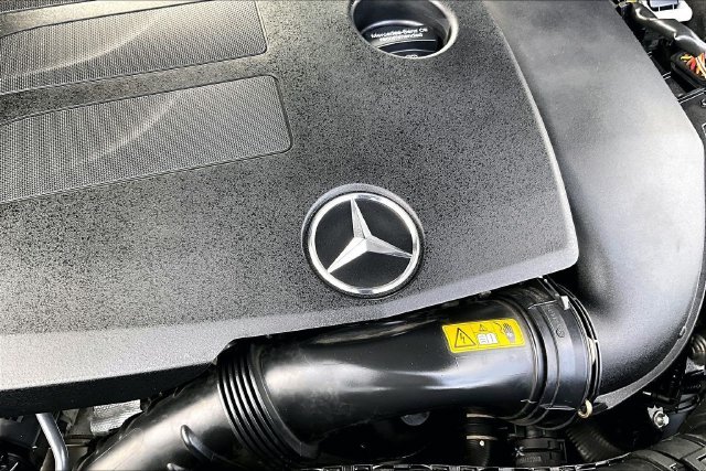 Used 2021 Blue Mercedes-Benz GLC 300 image 29