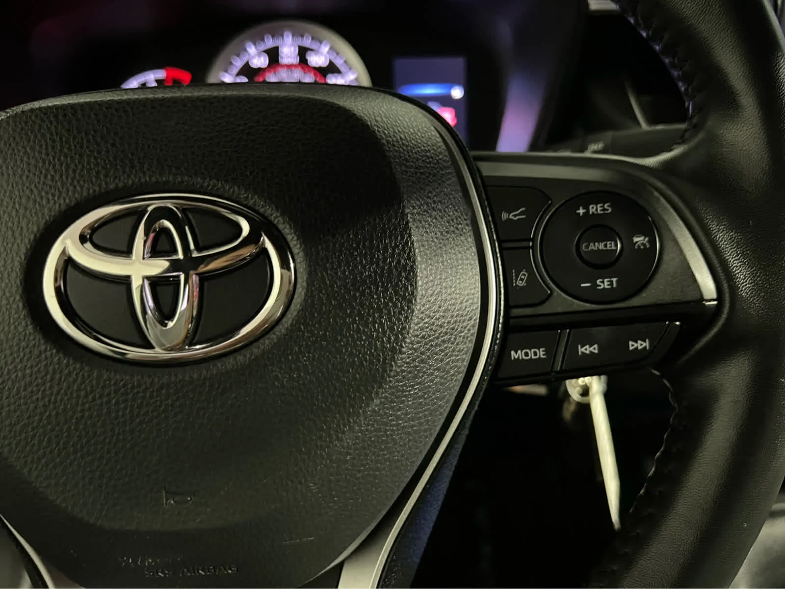 Used 2022 Classic Silver Metallic Toyota SE image 18