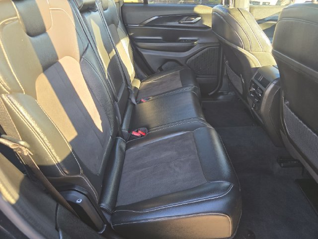 Certified Used 2024 Diamond Black Crystal Pearlcoat Jeep Altitude X image 33