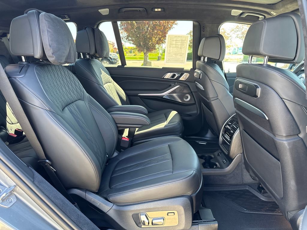 2025 BMW X7 M60i - Photo 44