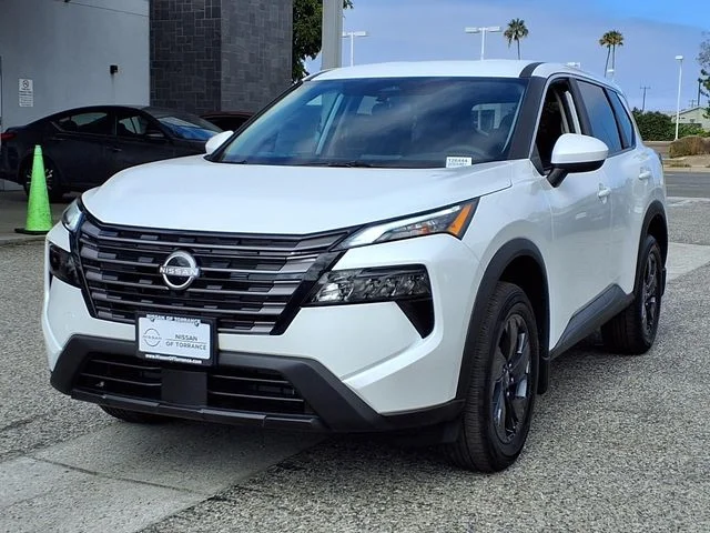 New 2026 Everest White Pearl TriCoat Nissan SV image 3