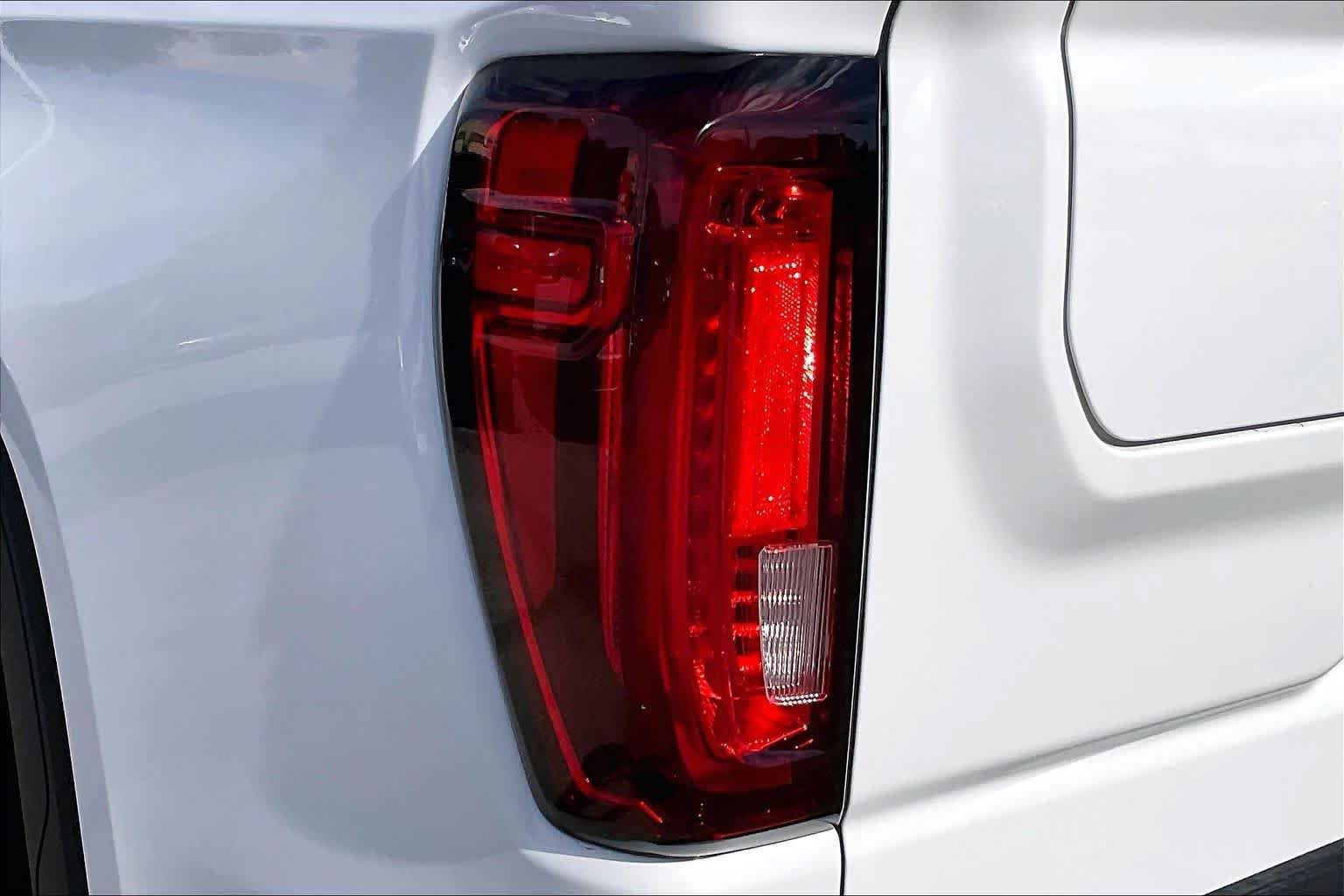 Certified Used 2022 Summit White GMC AT4 image 29