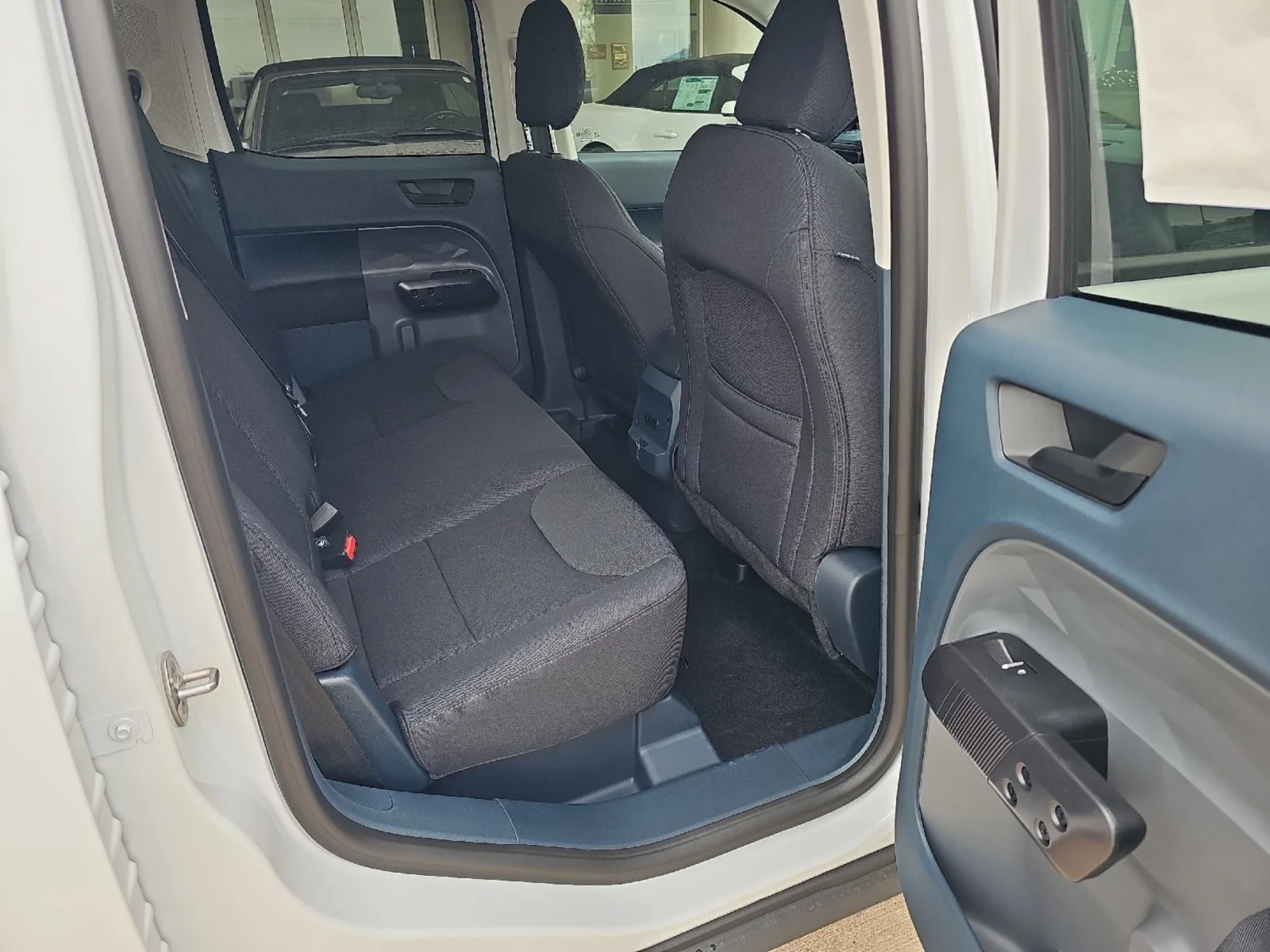 New 2026 Oxford White Ford XL image 7