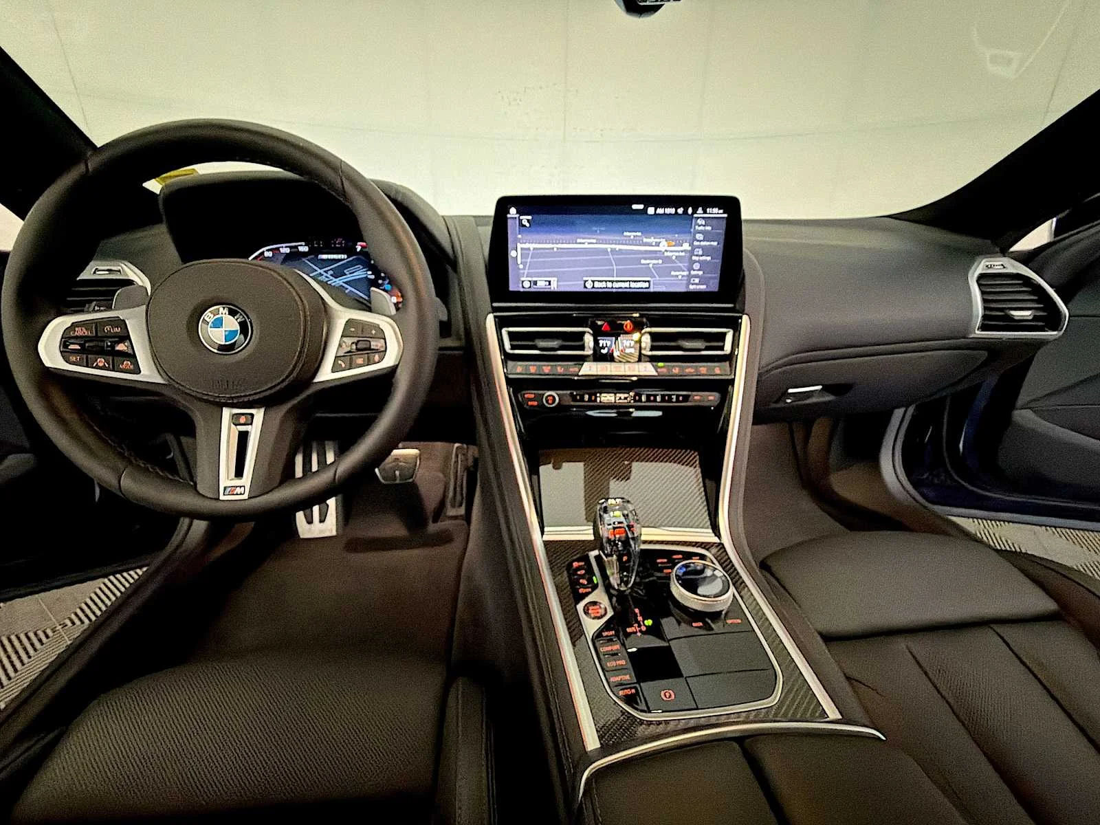 2026 BMW 8 Series M850i - Photo 16