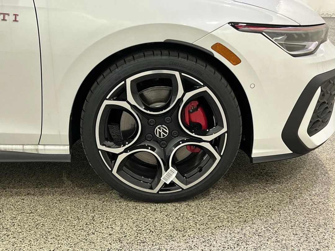 New 2026 Opal White Pearl Volkswagen Autobahn image 10