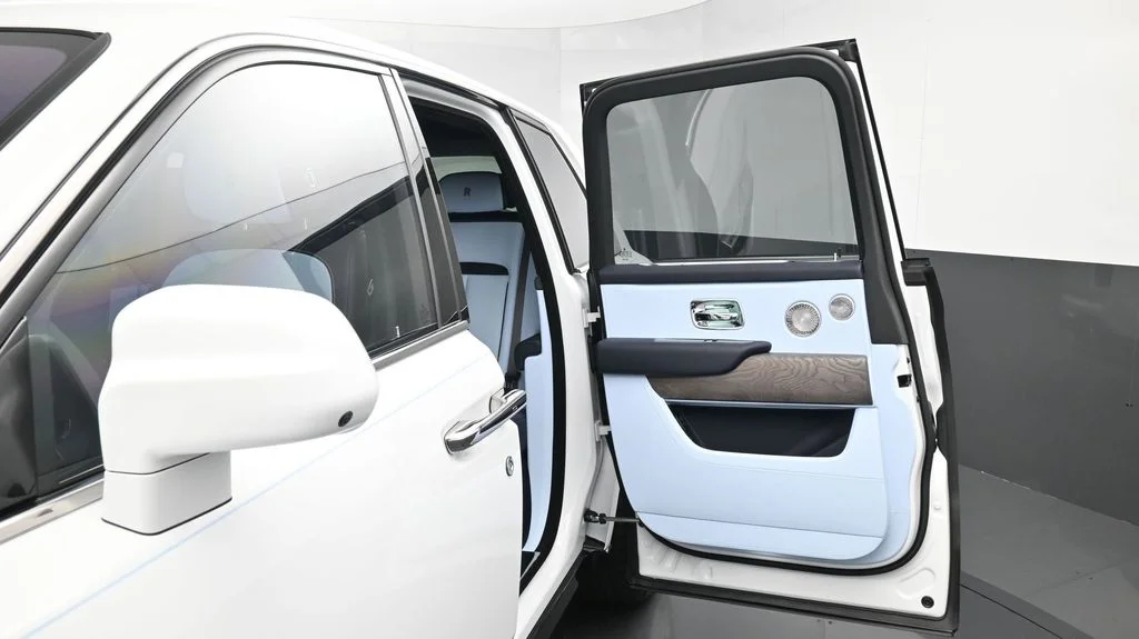 New 2027 White Rolls-Royce  image 11