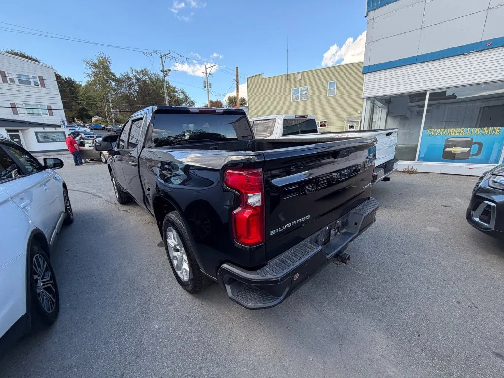 Used 2021 BLACK Chevrolet Custom image 3