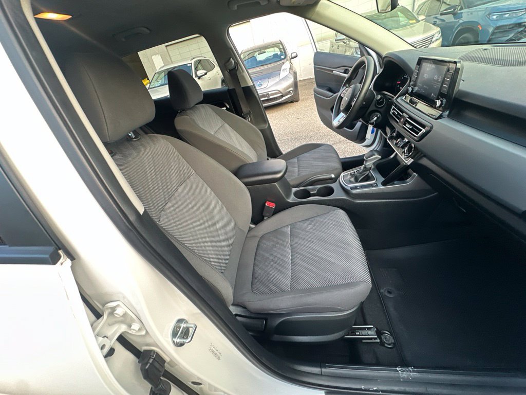 Used 2023 White Kia LX image 34