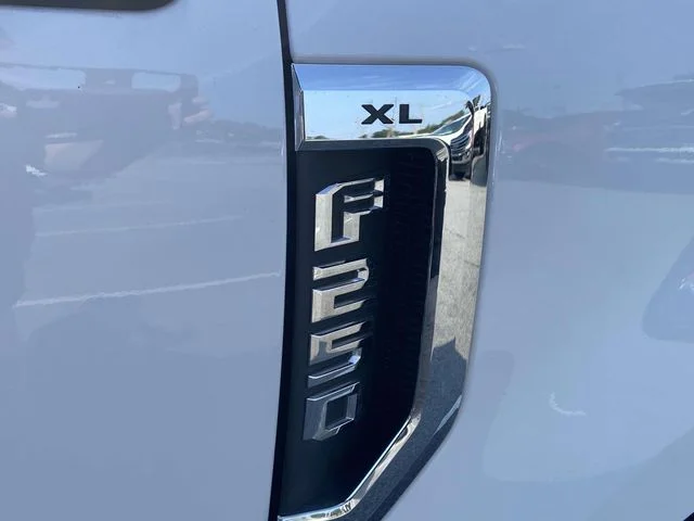 Used 2017 White Ford XL image 8