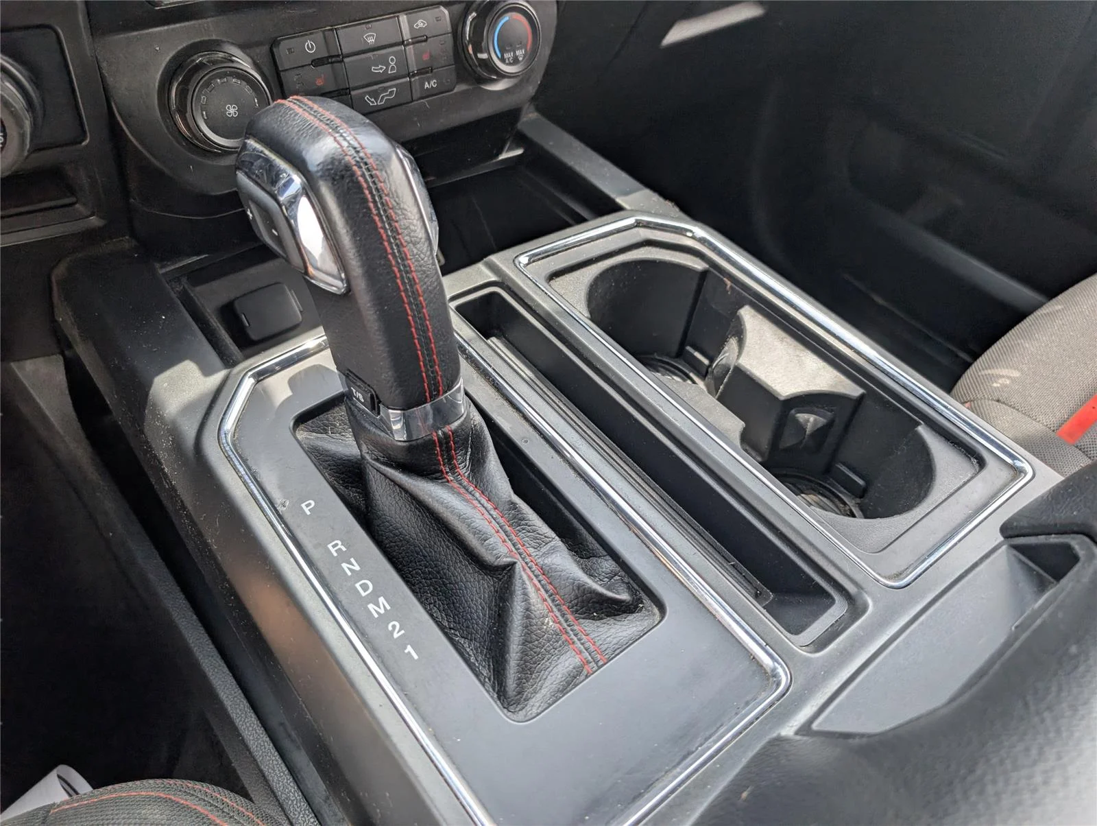 Used 2016 Magnetic Metallic Ford XLT image 23