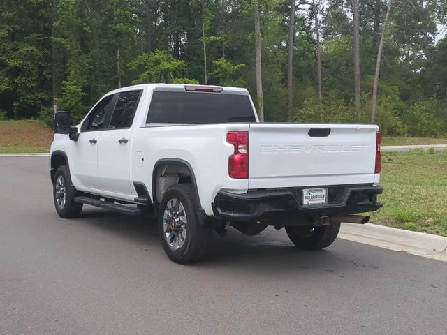 Used 2023 White Chevrolet Custom image 11