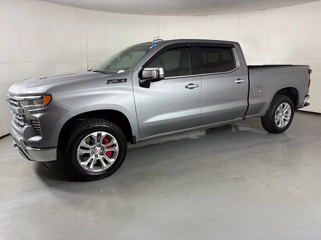 Used 2025 Gray Chevrolet LTZ image 5