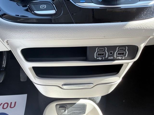 2023 Chrysler Pacifica Touring L - Photo 17