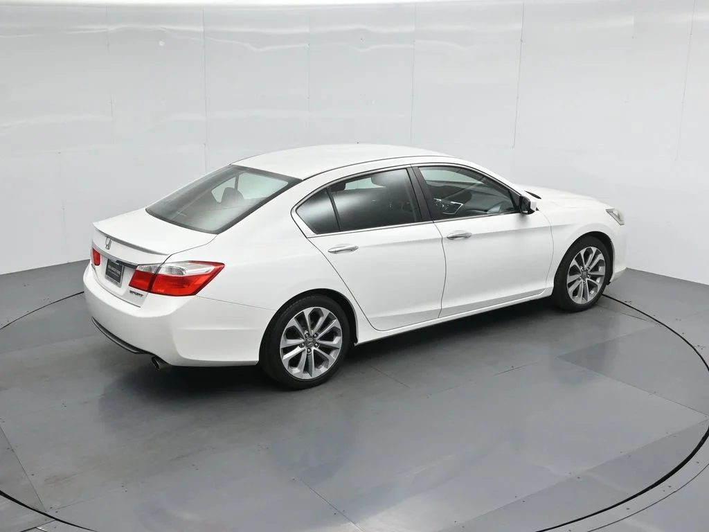 Used 2013  Honda Sport image 35