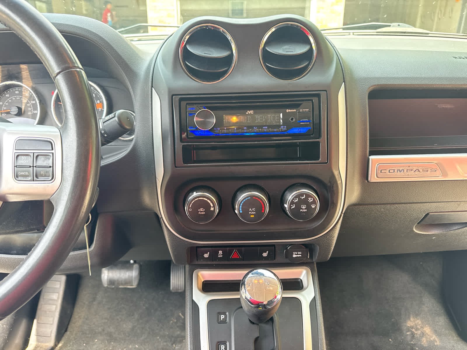 Used 2017 Bright White Clearcoat Jeep Latitude image 16