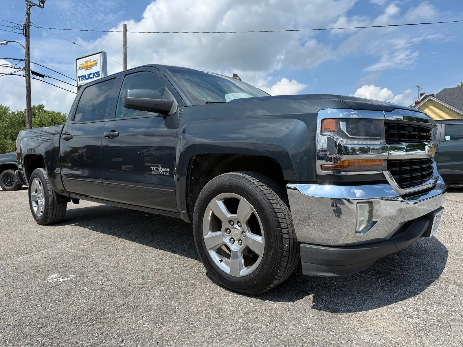 Used 2017 Gray Chevrolet LT image 9