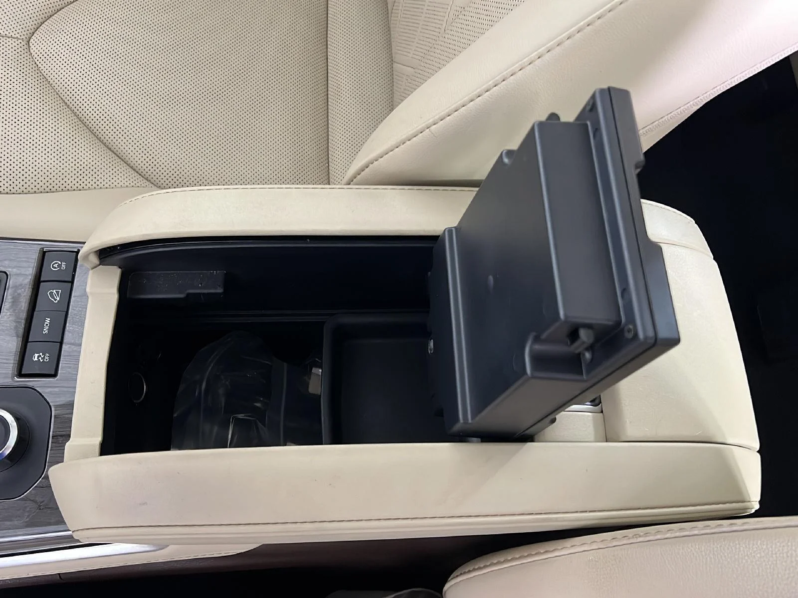 Used 2021 Blizzard Pearl Toyota Platinum image 21