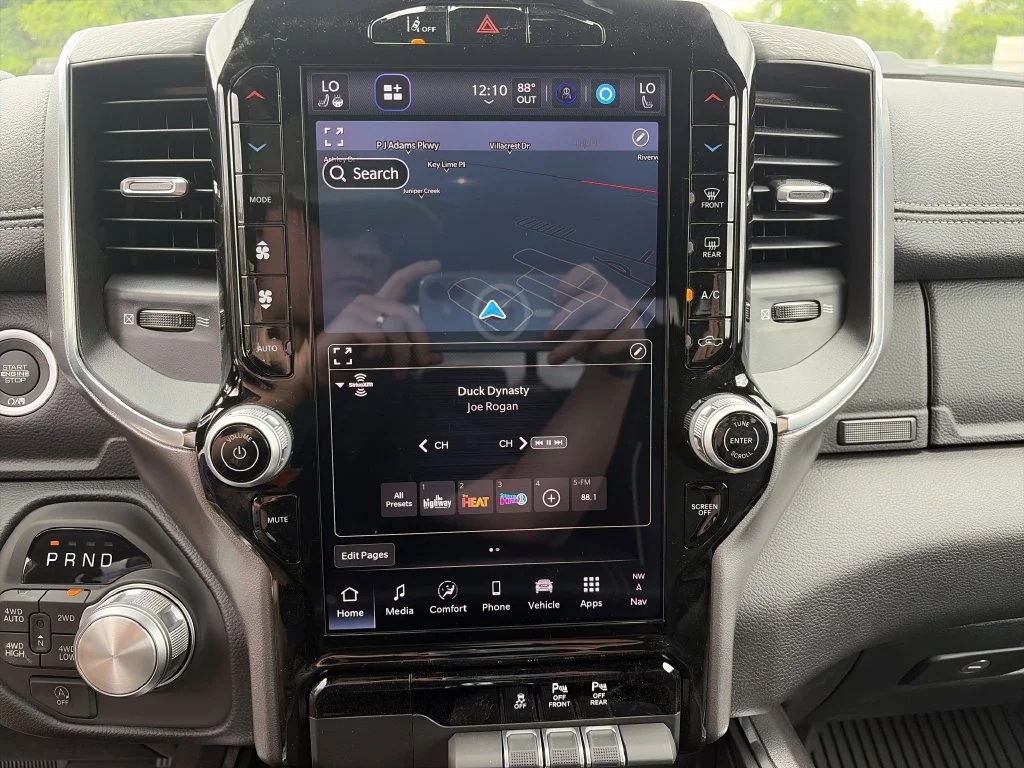New 2026 Diamond Black Crystal Pearl-Coat Exterior Paint RAM Laramie image 22
