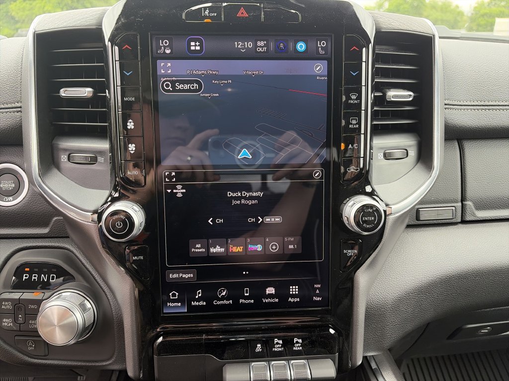 New 2026 Diamond Black Crystal Pearl-Coat Exterior Paint Ram Laramie image 22