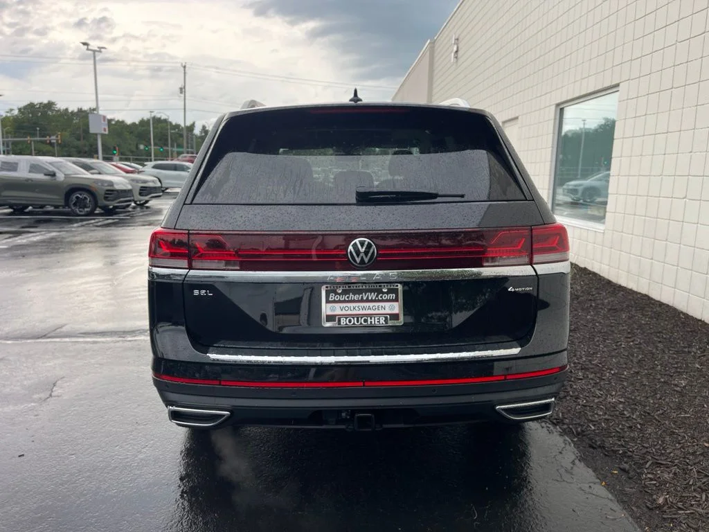 New 2026 Deep Black Pearl Volkswagen SEL image 4