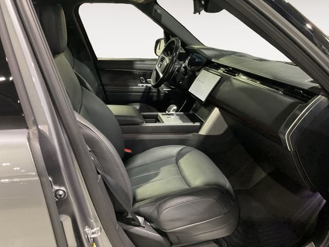 Used 2024 Gray Land Rover SE image 15