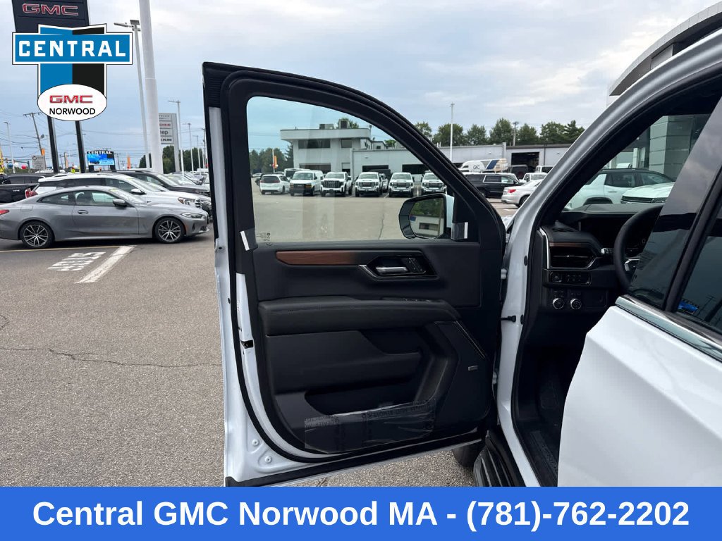 2026 GMC Yukon XL Denali - Photo 13