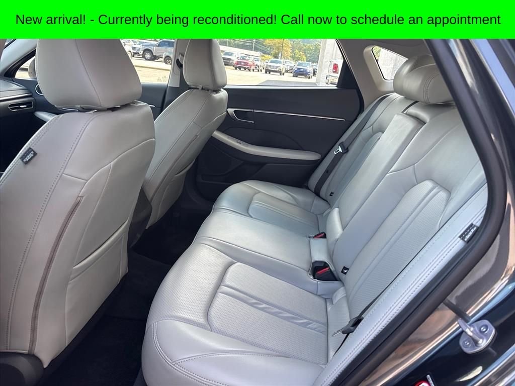 Used 2023 Gray Hyundai SEL image 10