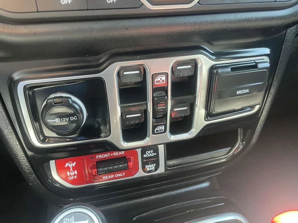 Certified Used 2021 Blue Jeep Rubicon image 40