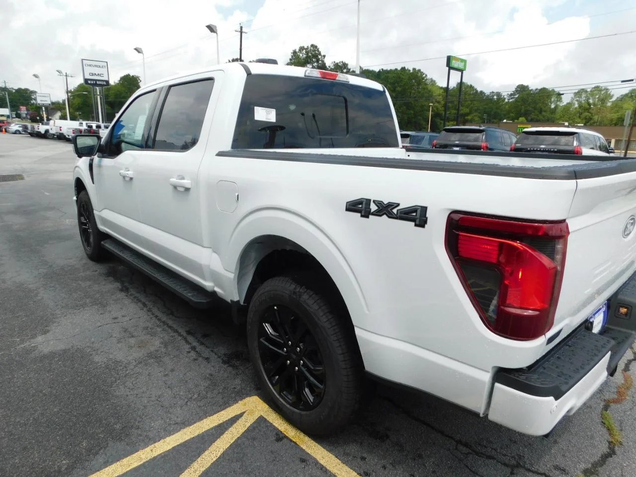 New 2026 Oxford White Ford XLT image 6