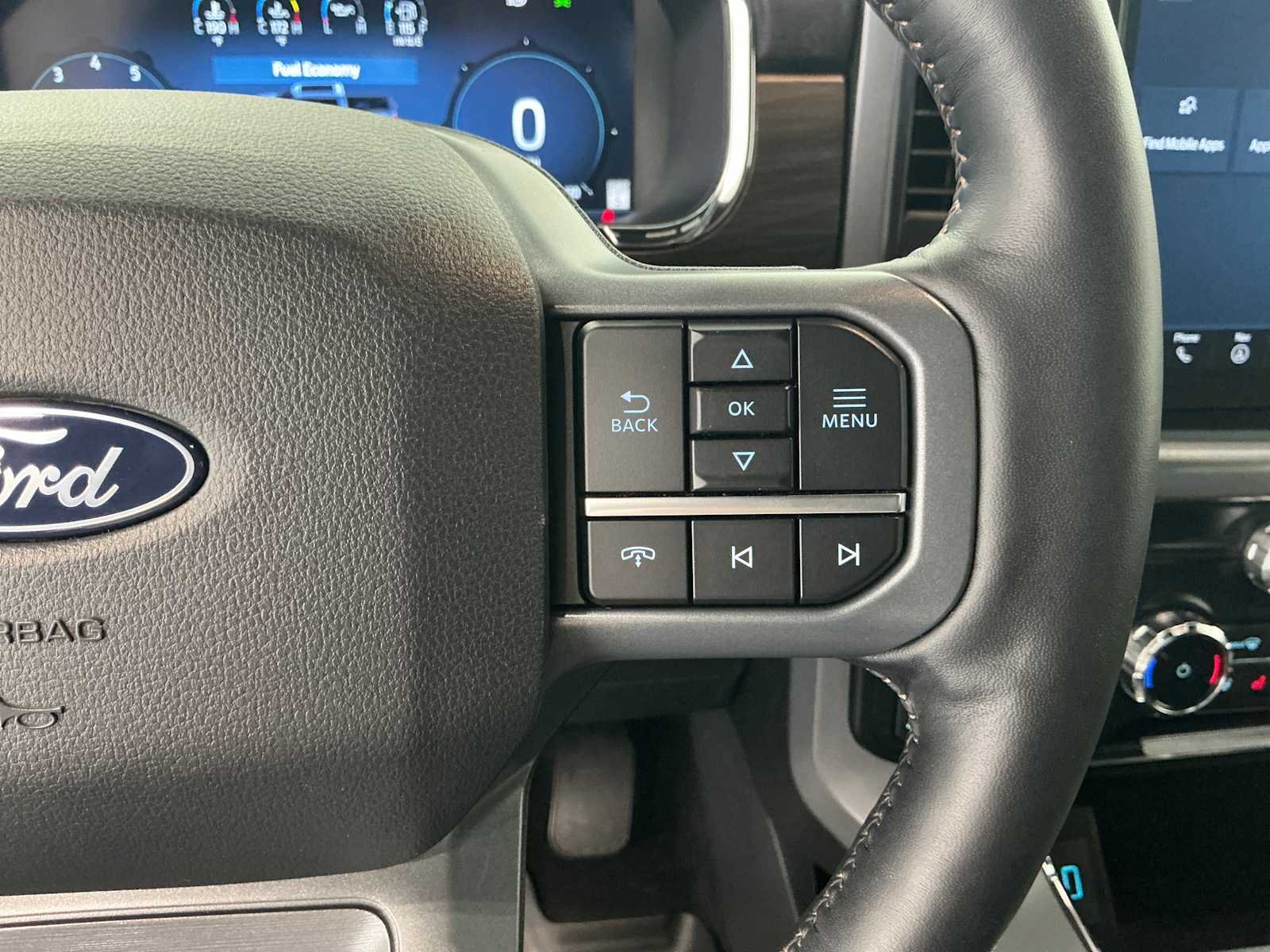 Used 2024 Star White Metallic Tri-Coat Ford LARIAT image 17
