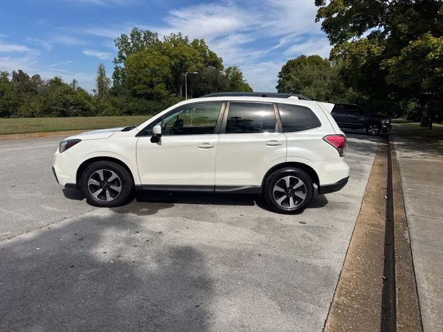 Used 2018 White Subaru 2.5i Limited image 4