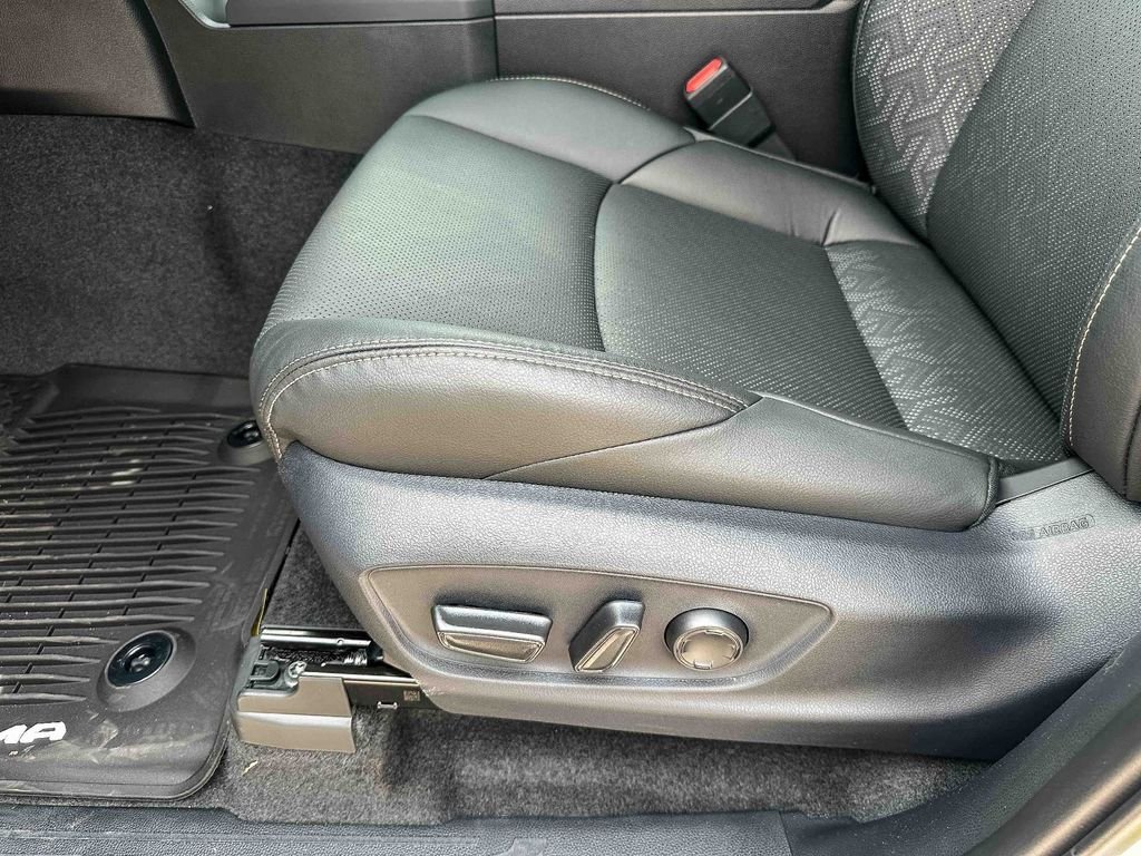 2026 Toyota Tacoma Limited - Photo 9