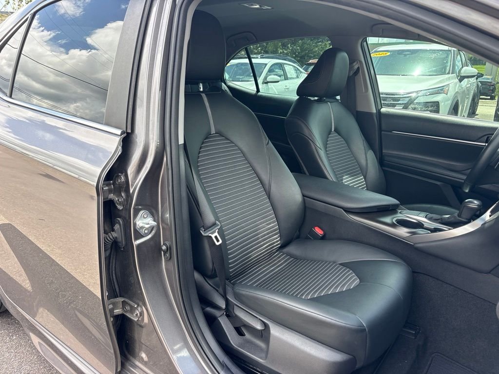 2022 Toyota Camry SE - Photo 19