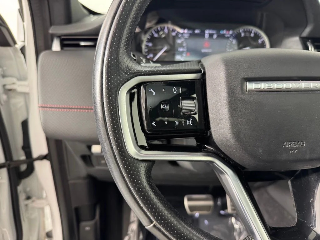 Used 2022 Fuji White Land Rover S R-Dynamic image 16