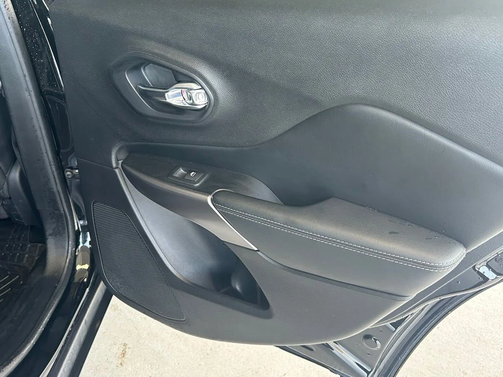 Used 2020 Black Jeep Limited image 32