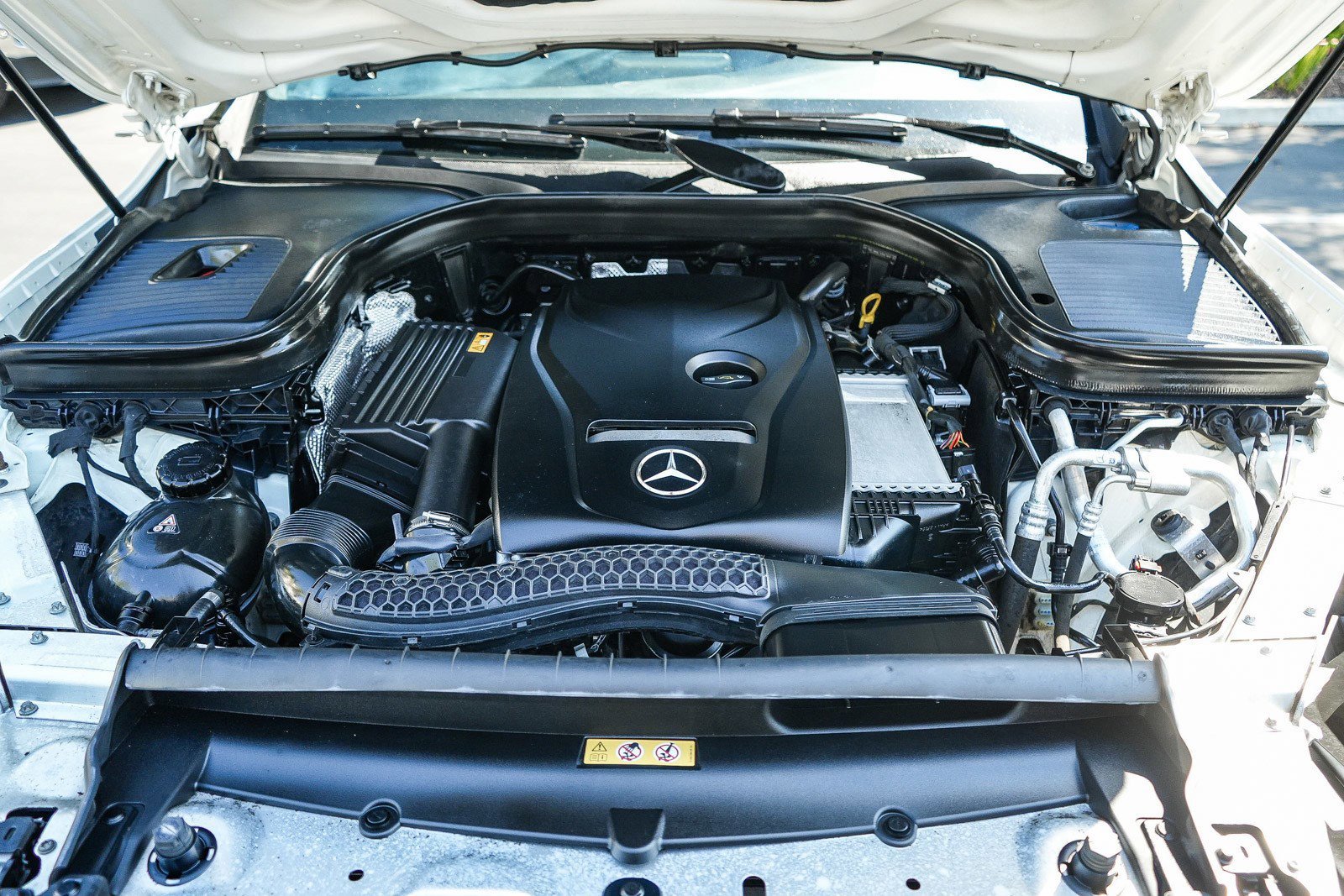 Used 2019 Polar White Mercedes-Benz 300 image 26