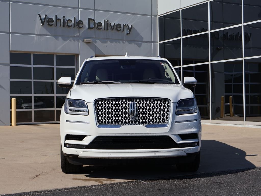 Used 2020 White Lincoln Reserve image 2