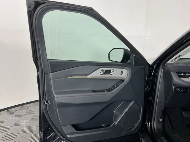 New 2026 Agate Black Metallic Ford Active image 13